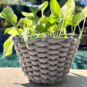 Chunky Woven Basket/Planter - Gray